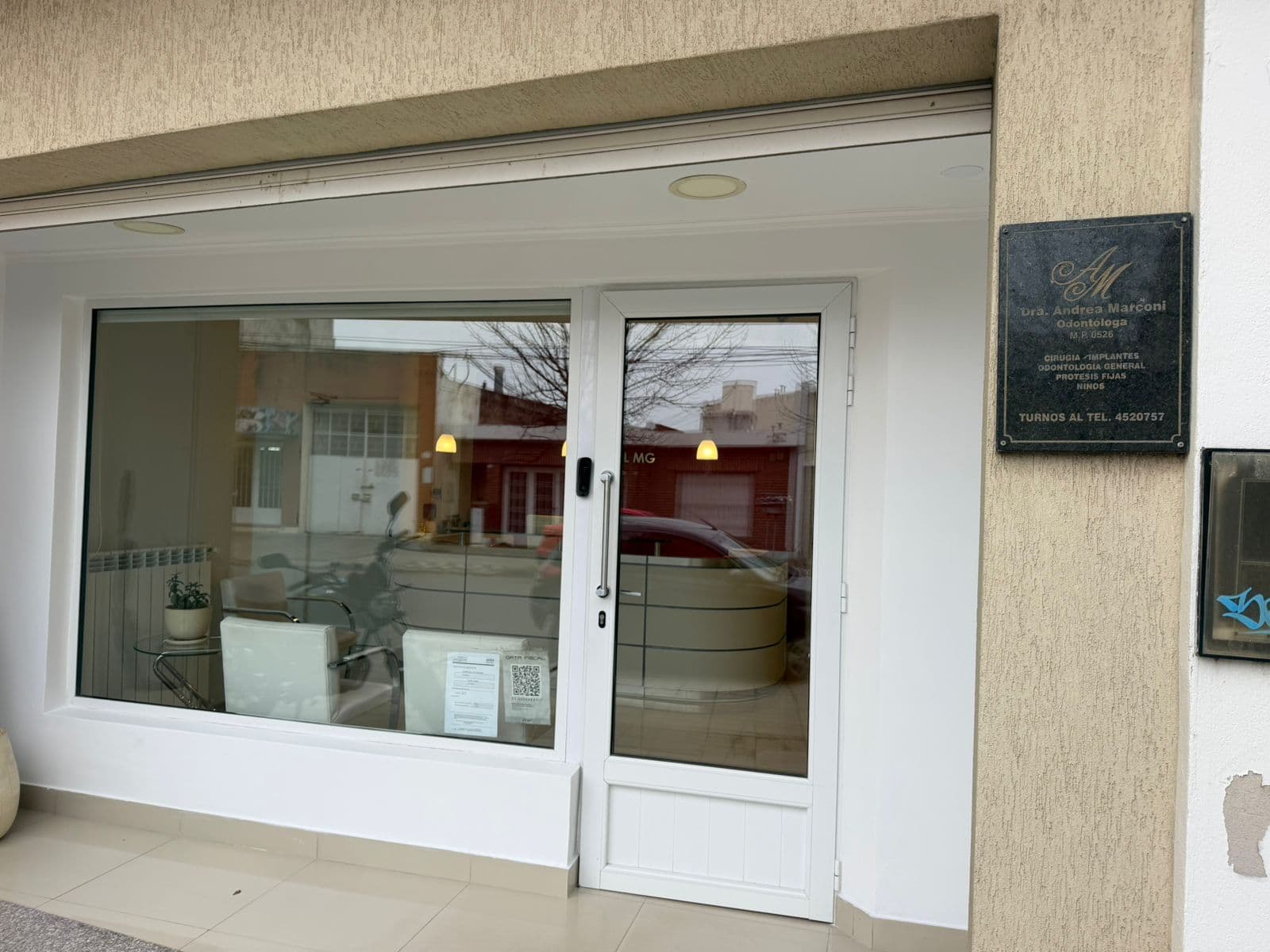Fachada del consultorio odontológico en Bahía Blanca